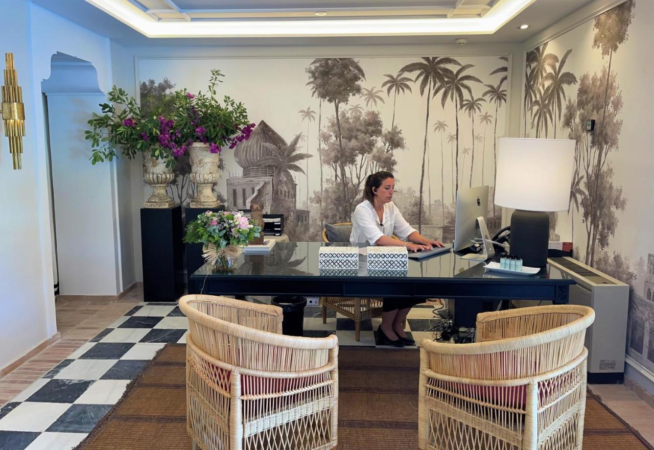 Soho Boutique Castillo De Santa Catalina - Adults Recommended Malaga Ngoại thất bức ảnh Concierge at the Mandarin Oriental, Munich