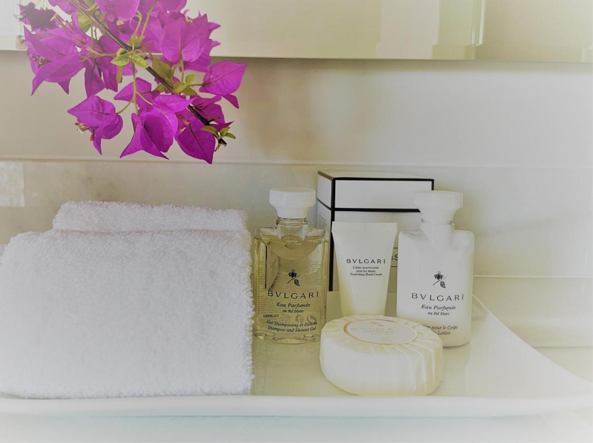 Soho Boutique Castillo De Santa Catalina - Adults Recommended Malaga Ngoại thất bức ảnh Bougainvillea in a bathroom