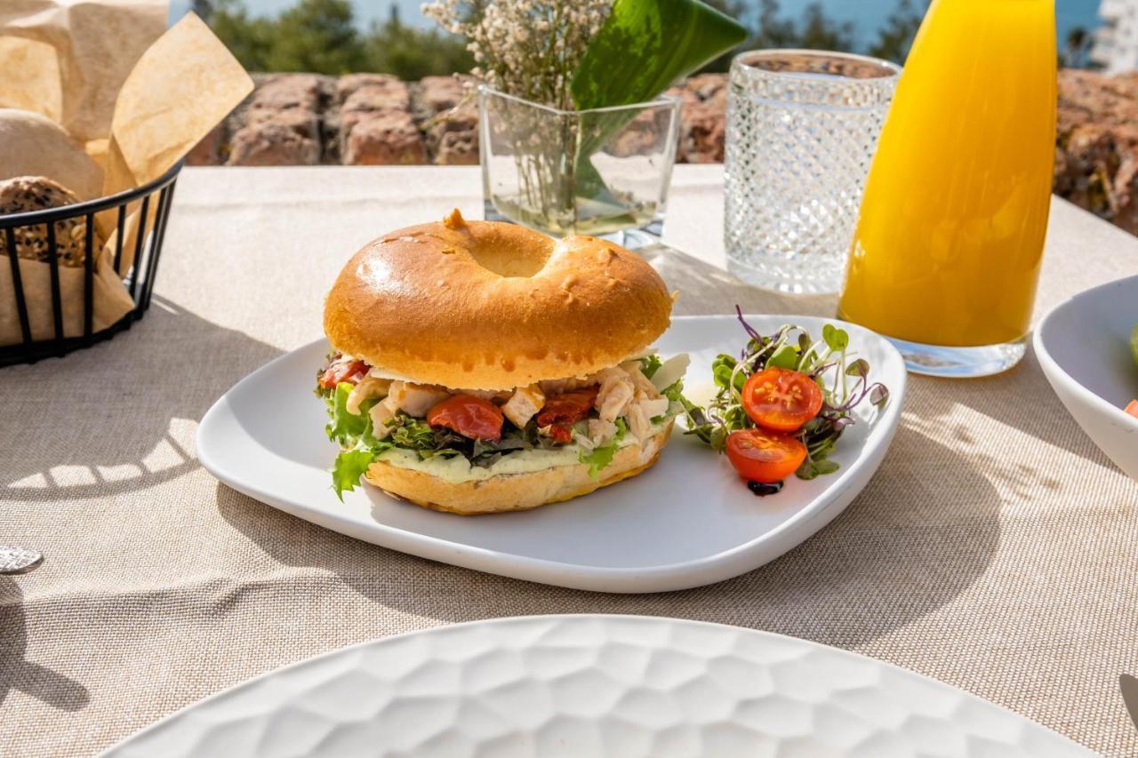 Soho Boutique Castillo De Santa Catalina - Adults Recommended Malaga Ngoại thất bức ảnh A chicken caesar salad bagel