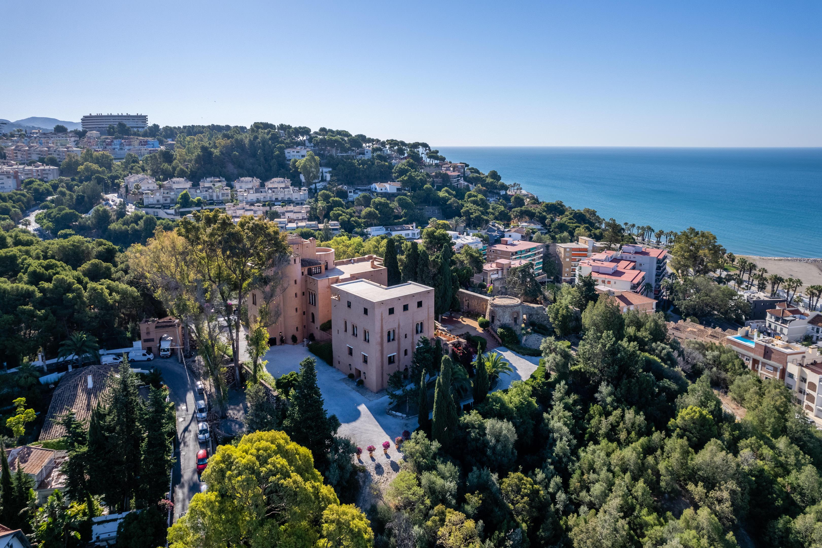 Soho Boutique Castillo De Santa Catalina - Adults Recommended Malaga Ngoại thất bức ảnh Aerial view of the monastery