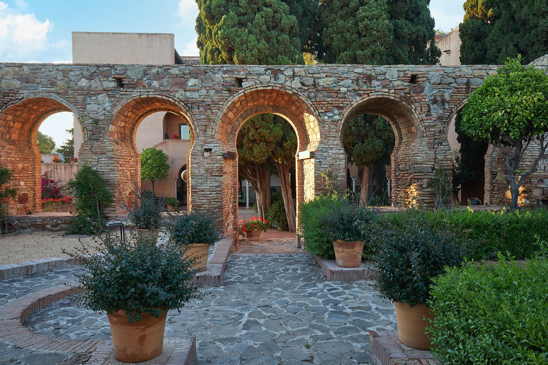Soho Boutique Castillo De Santa Catalina - Adults Recommended Malaga Ngoại thất bức ảnh The Roman aqueduct of Ansignan