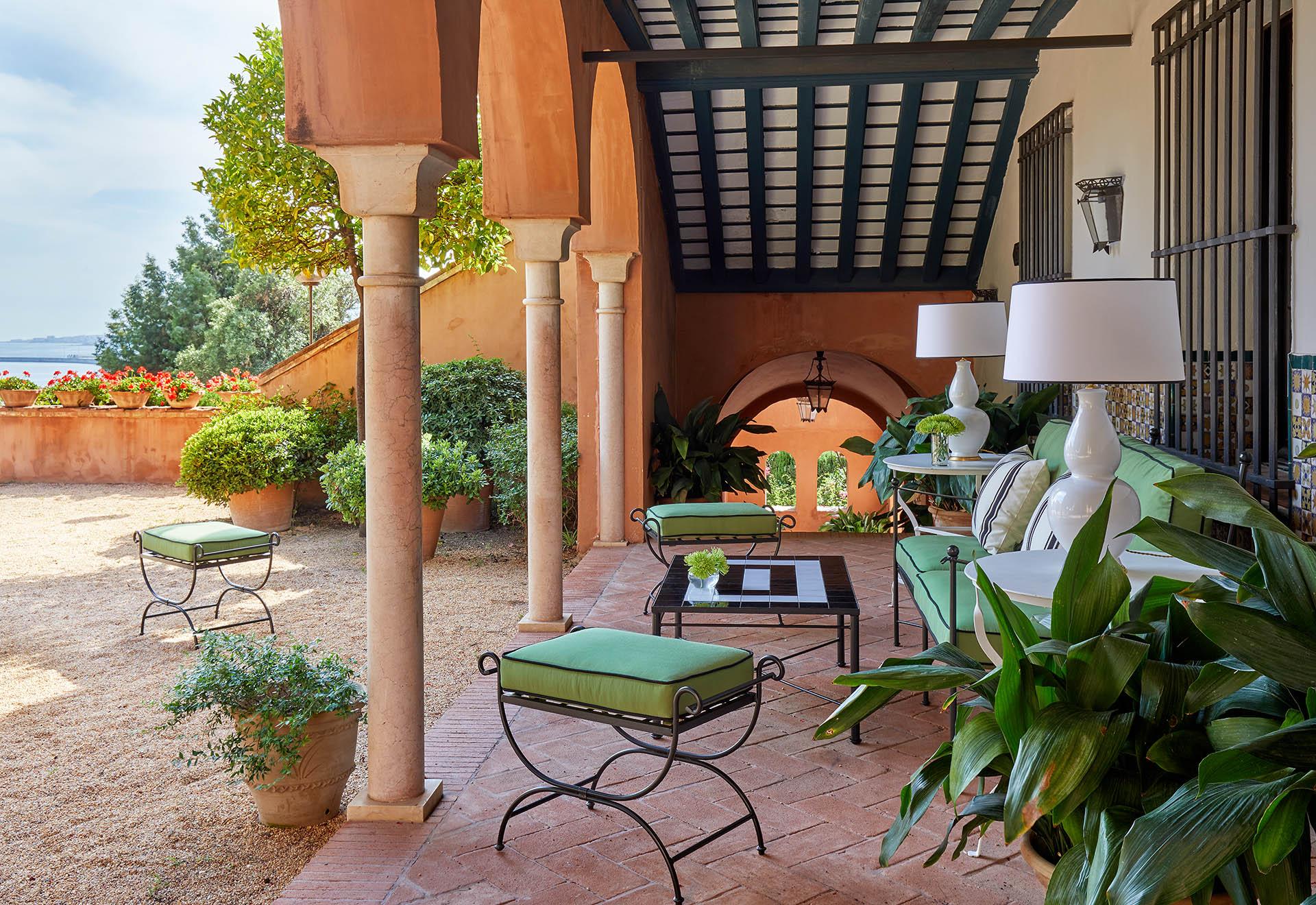 Soho Boutique Castillo De Santa Catalina - Adults Recommended Malaga Ngoại thất bức ảnh The patio at the Royal Palm Hotel